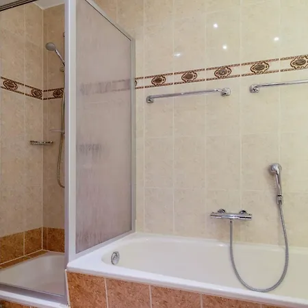 1 Eden * Остзебад Бинц